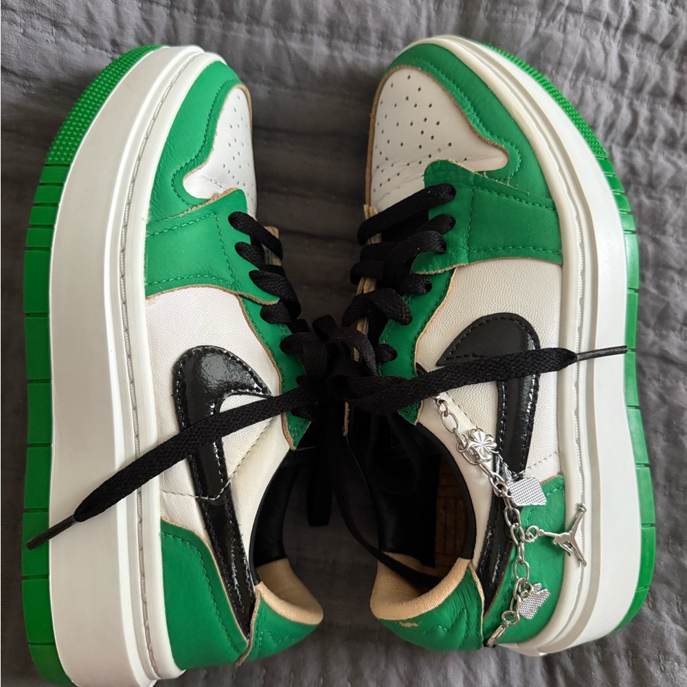 Woman Nike Air Jordan 1 Low SE in Green and White - Picture 3 of 6